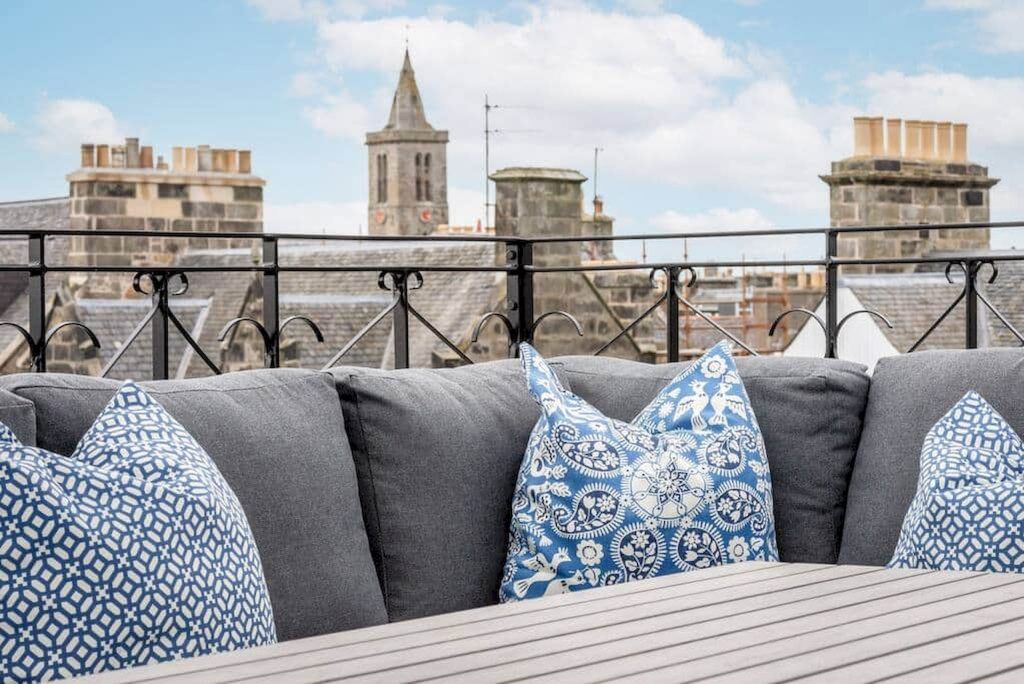 South Street Apartments (No 14F) | Roof Terrace